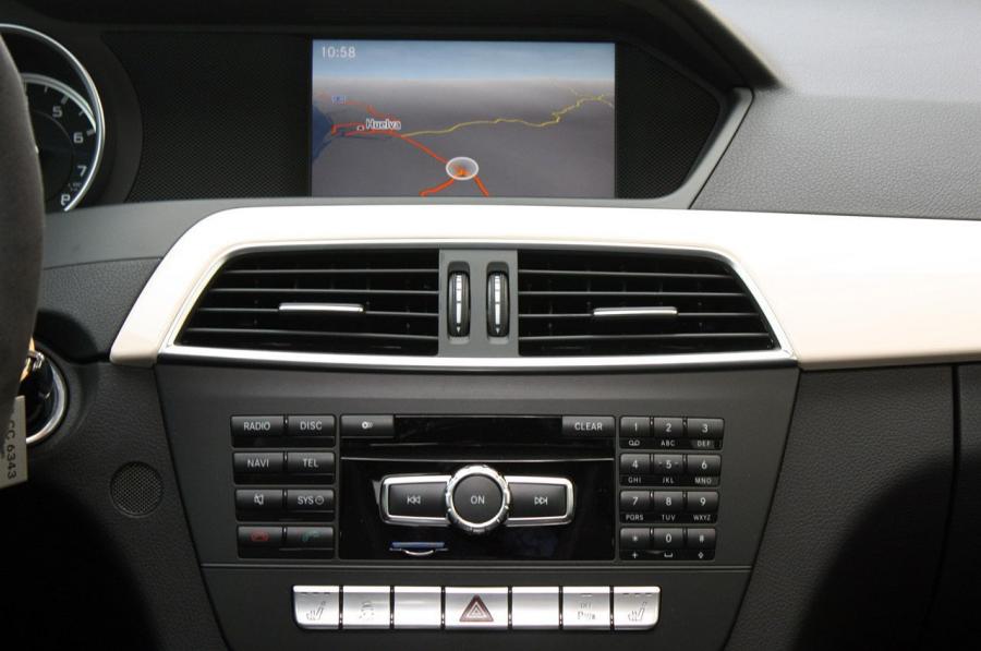  Mercedes-Benz C63 AMG Coupe 2012 года  (фото 45 из 113)